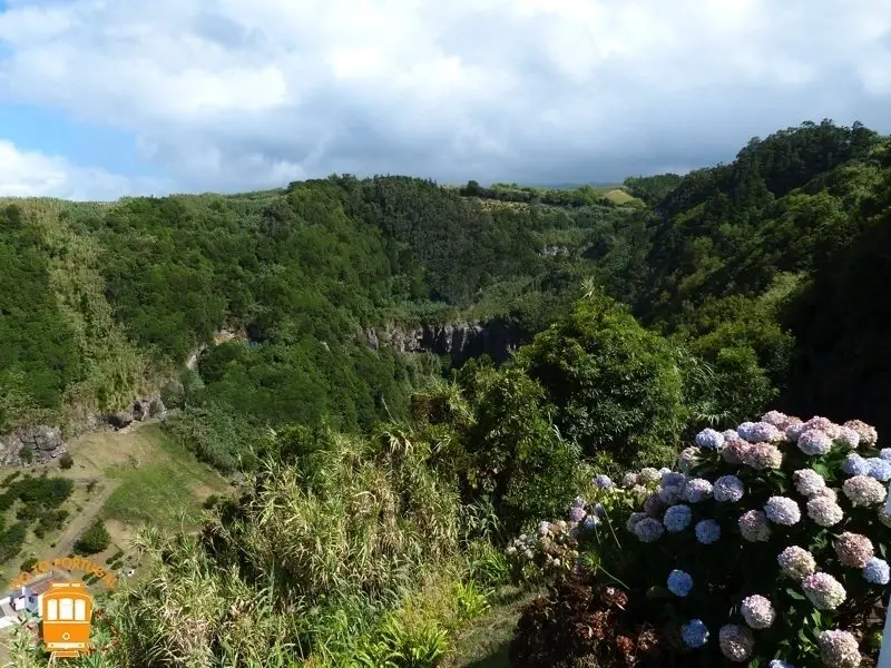 Guia Açores - Miradouro Salto da Farinha