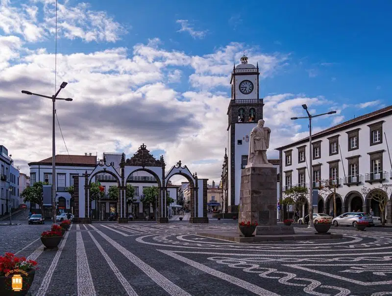 Portas-da-Cidade-Ponta-Delgada São Miguel tours in Azores