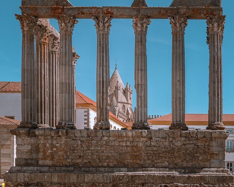 Templo-Romano-de-Evora