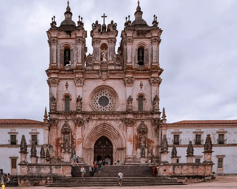 Mosteiro-de-Santa-Maria-de-Alcobaca-Portugal