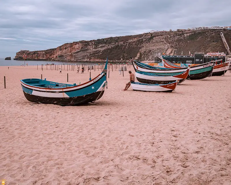 Secagem-do-peixe-e-Barcos-Nazare-Portugal