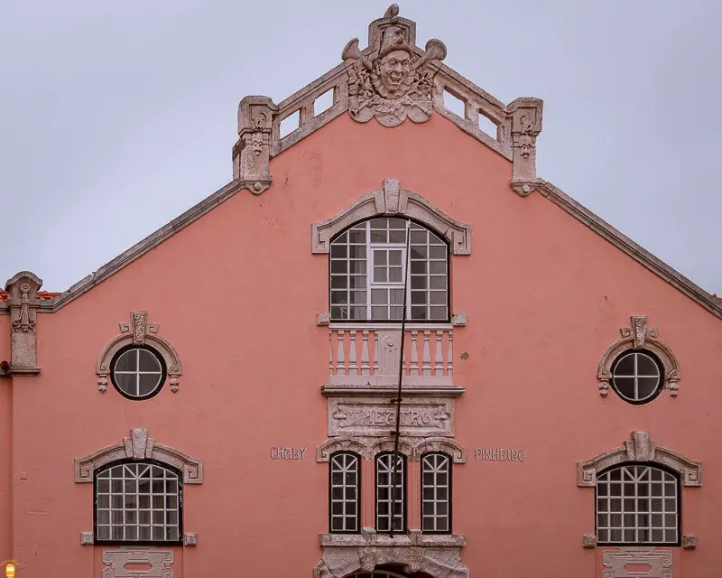 Teatro-Chaby-Pinheiro-Nazare-Portugal