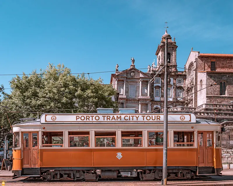 porto-tram-city-tours-linha-1-porto-portugal