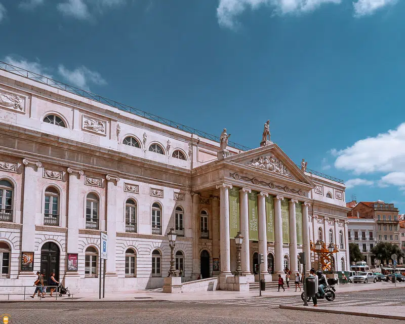 teatro-nacional-dona-maria-ii-lisboa-portugal
