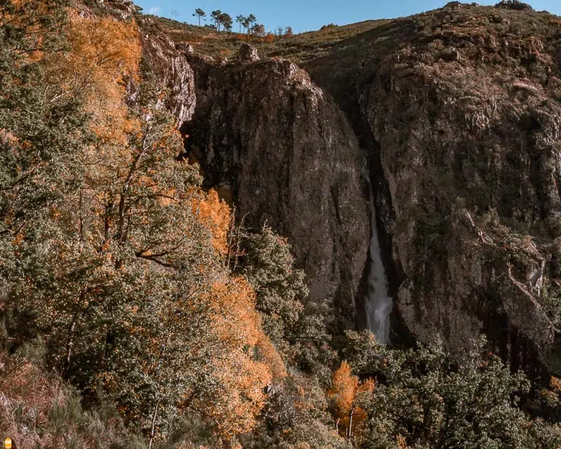 cascata-pitoes-das-junias-parque-nacional-da-peneda-geres-portugal