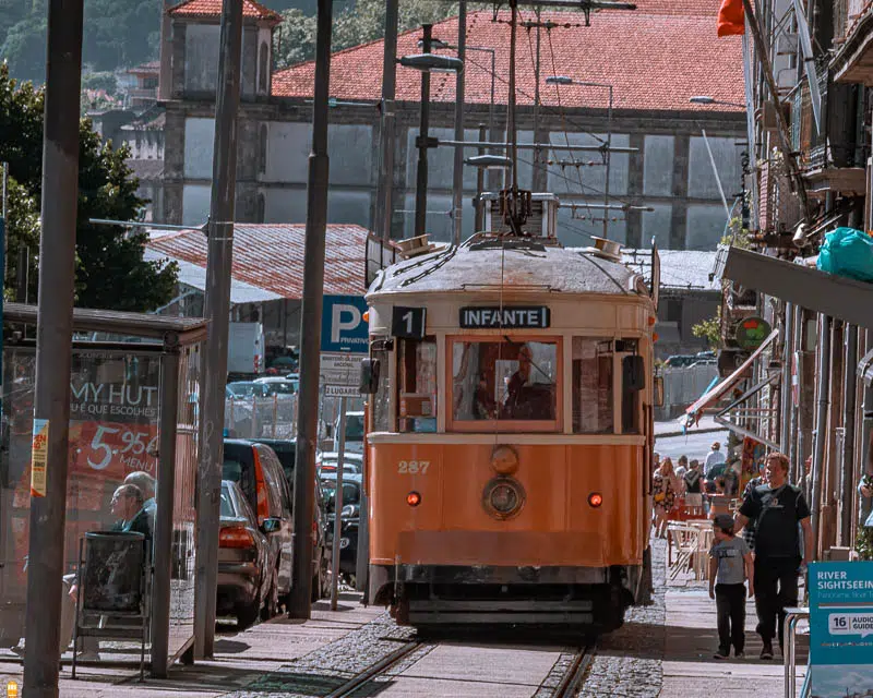 tramway-porto-portugal