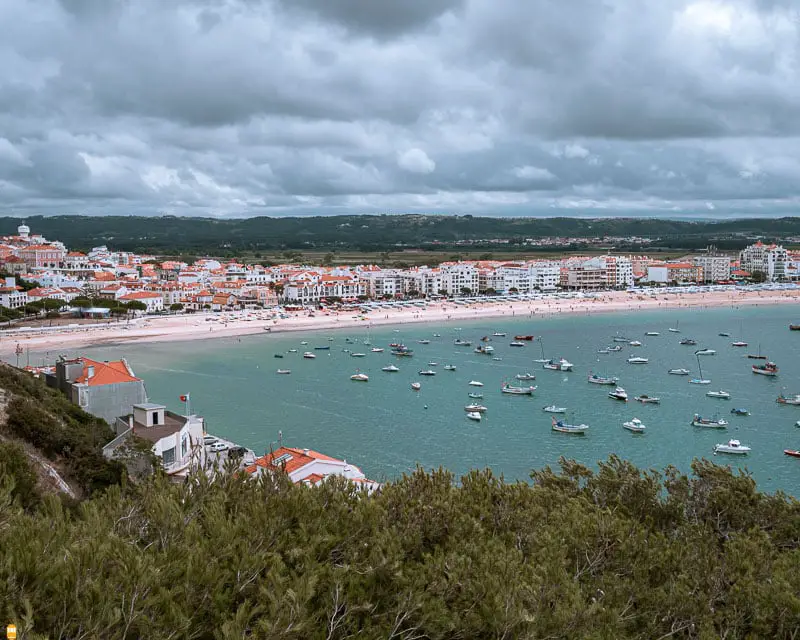 praia-de-sao-martinho-do-porto-portugal