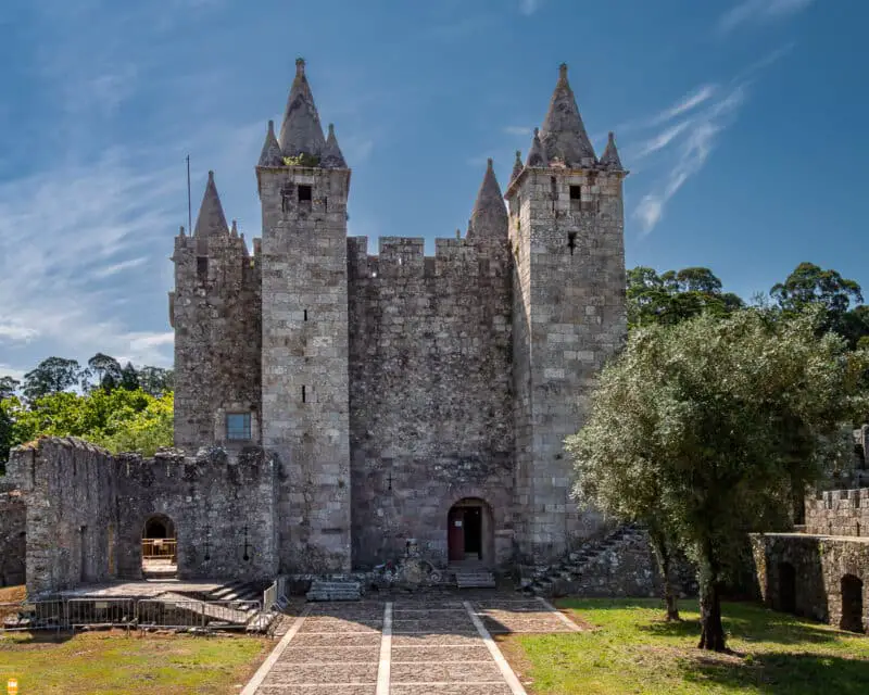Castelo-de-Santa-Maria-da-Feira-Portugal